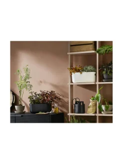 Altakasteleva yrttilaatikko musta