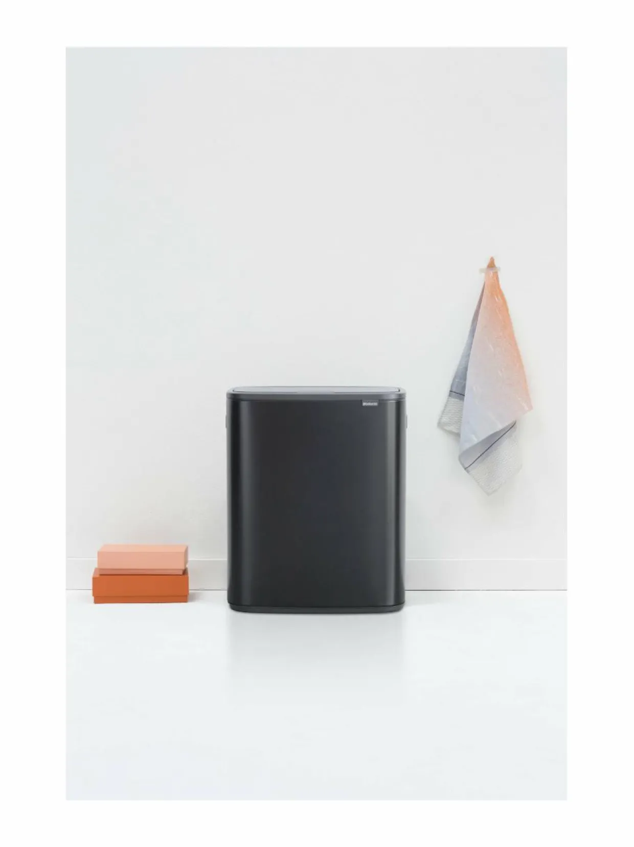 Bo Touch Bin -roska-astia 2 x 30 l