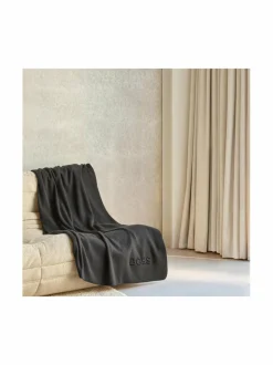 Bold Logo -huopa, 130x170 cm