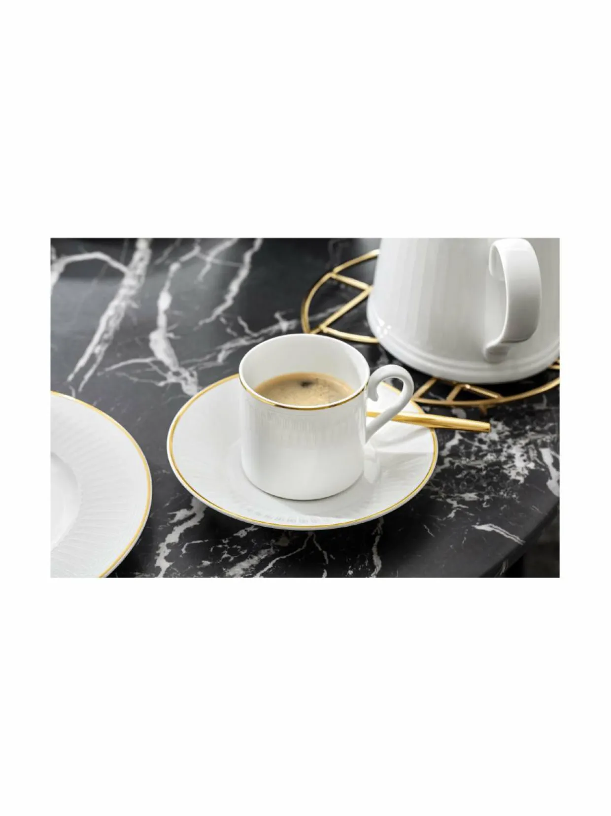 Château Septfontaines -kahvikupin aluslautanen