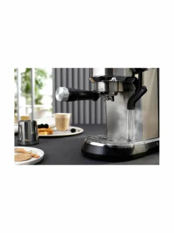 Dedica Maestro Plus -espressokeitin