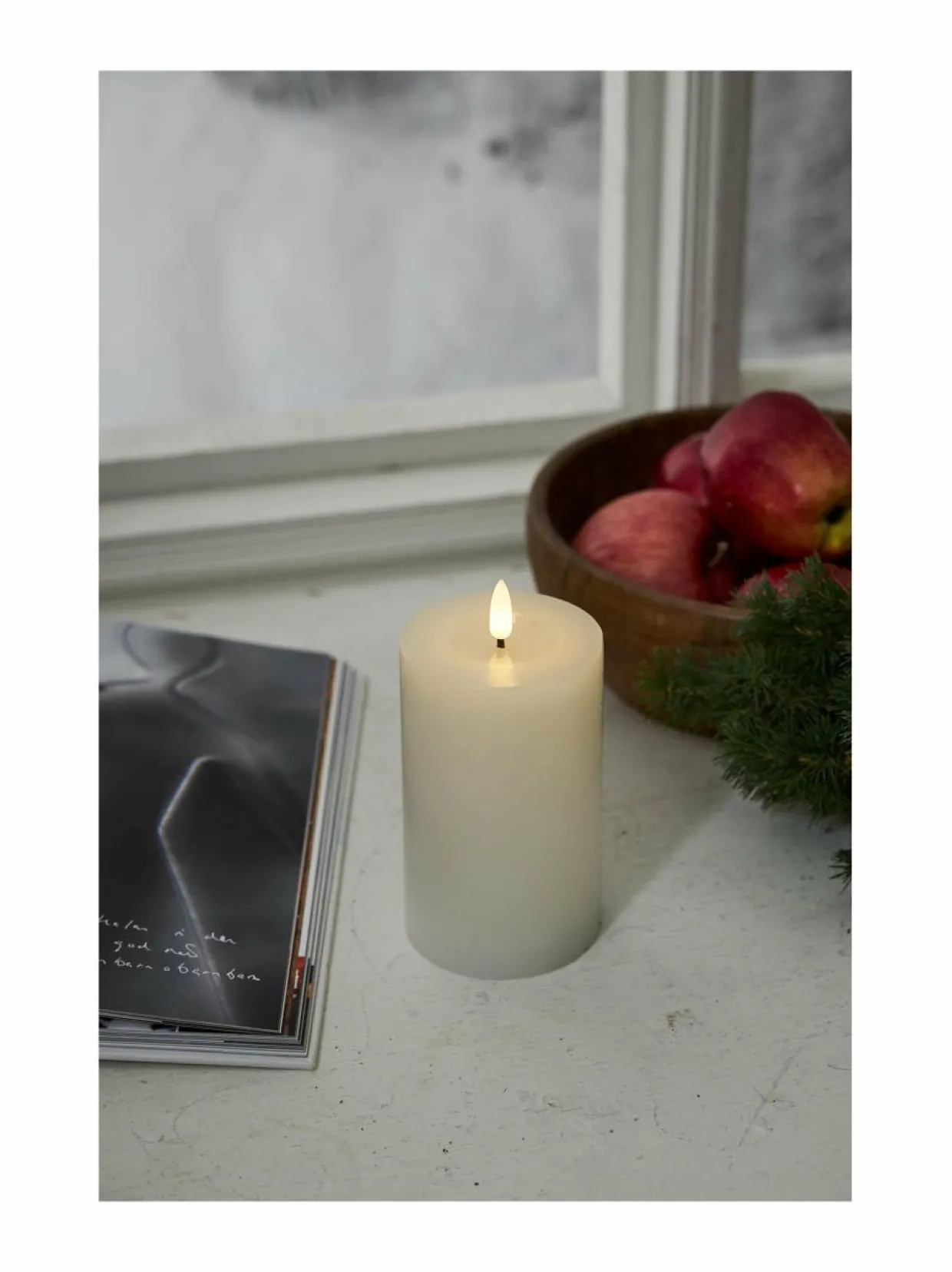 Flamme Flow LED -kynttilä 7,5 x 7,5 x 15 cm