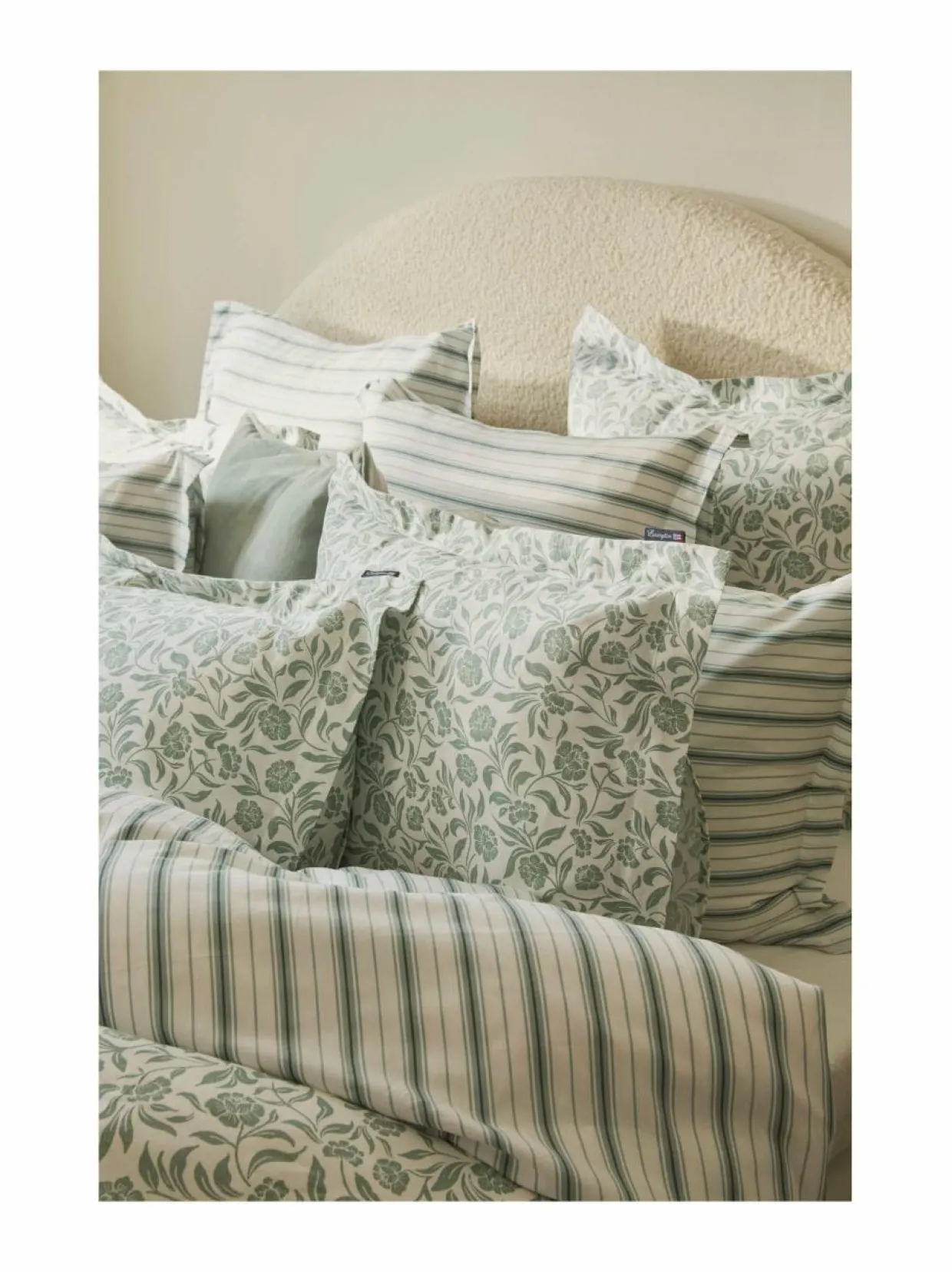 Flowers-satiinipussilakanasetti