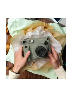 Fujifilm Instax Wide 400 pikafilmikamera