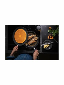 Functional Form -roiskesuoja