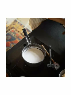 Hard Face -kasari kannella