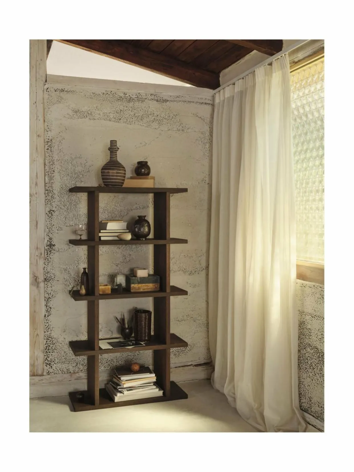 Kona-hylly 141 x 75 x 30 cm