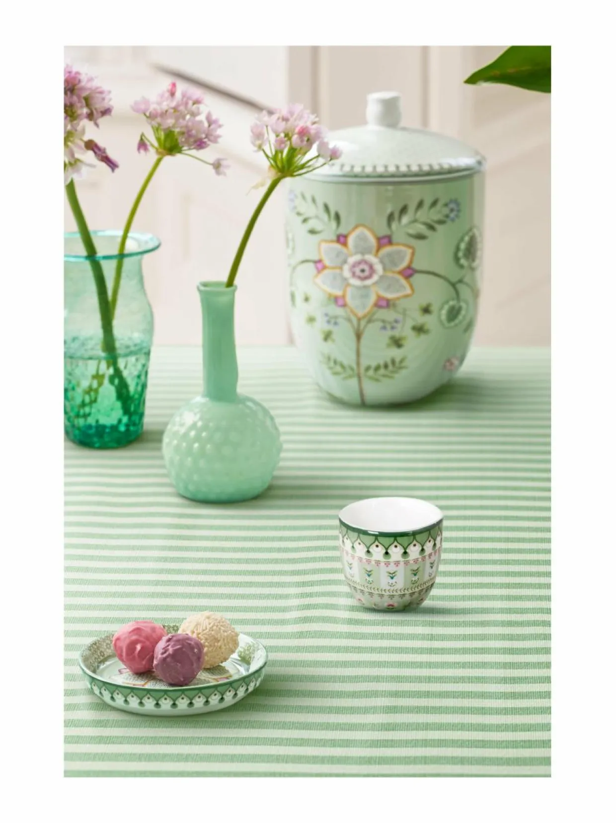 Lily & Lotus Moon Delight -munakuppi 4,7 cm