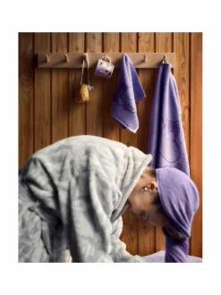 Niiskuneiti-kylpypyyhe 70 x 140 cm