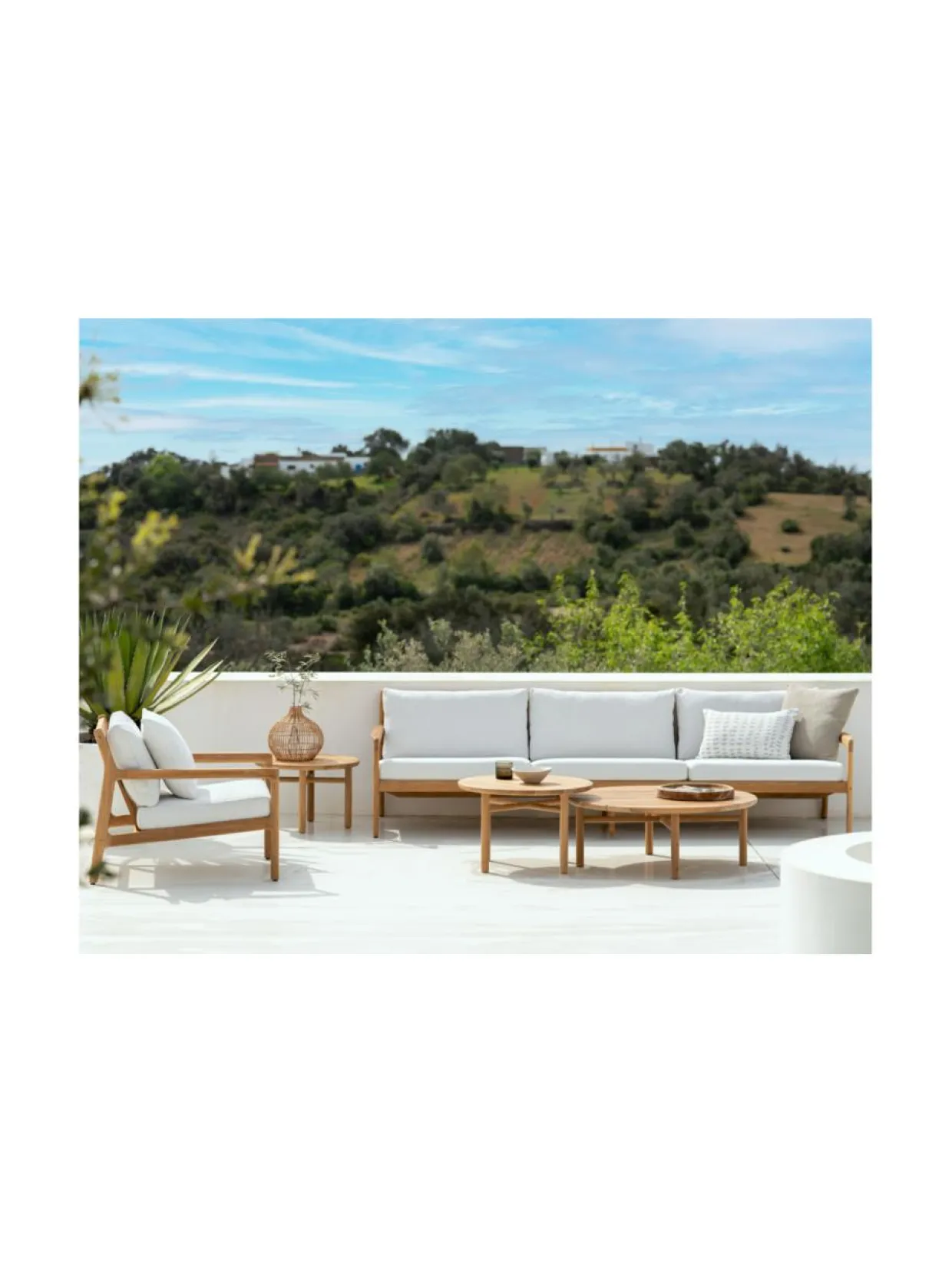 Quatro ulkokaluste sohva-/sivupöytä