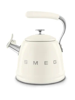 Smeg viheltävä vesipannu WKF01CR, kermanvalkoinen