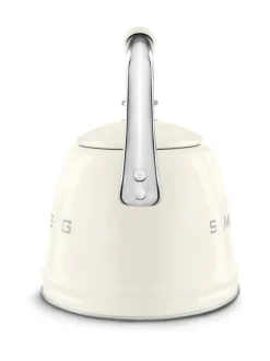 Smeg viheltävä vesipannu WKF01CR, kermanvalkoinen