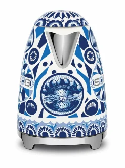 Smeg x Dolce & Gabbana "Blu Mediterraneo" -vedenkeitin, 1.7L