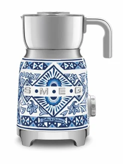 Smeg x Dolce & Gabbana "Blu Mediterraneo" -maidonvaahdotin