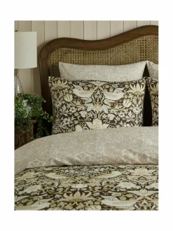 Strawberry Thief -satiinipussilakanasetti