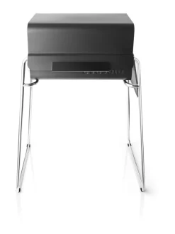 Terassigrillin jalat ja sivupöytä