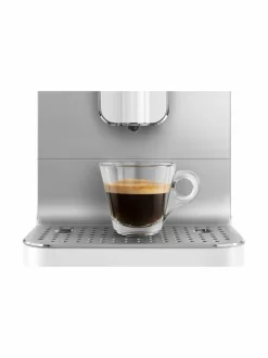 Täysautomaattinen kahvikone