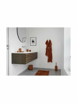 Ume -wc-harja ja -teline